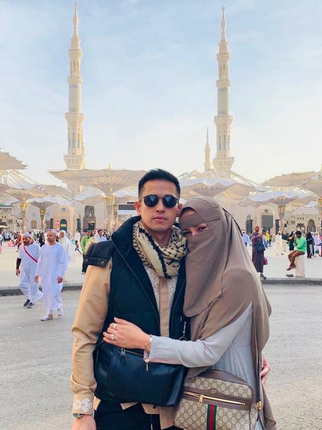 Saling Sindir di Media Sosial, Ini 6 Potret Mesra Olla Ramlan dan Aufar Hutapea