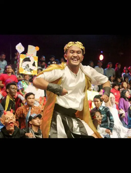 "Intinya Caisar bilang 'Bang gue cuma mau nyari nafkah buat anak istri gue.' Itu niat baik kan, tapi dijawab 'Jangan kasih anak lu sama istri lu duit haram, hasil dari joget,' yang menyebutkan itu istri sendiri. Pasti sedih," jelas kakak Caisar, Wawan 