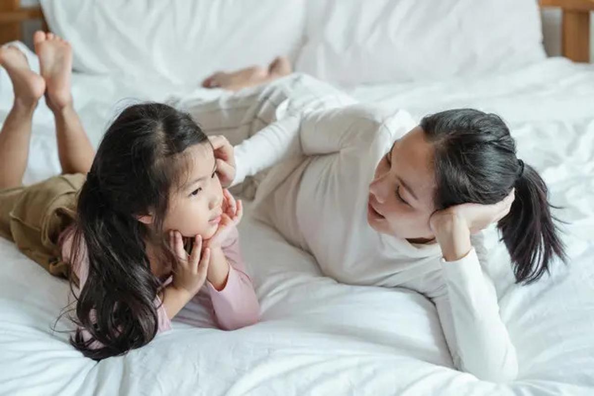 Bukan Kebetulan Semata, Pahami 6 Alasan Mengapa Anak Bisa Rasakan Emosi Ibunya