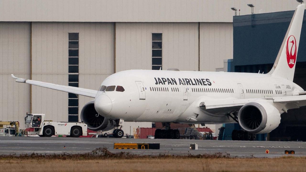 Sayap Pesawat Japan Airlines Menabrak Ekor Pesawat Delta Airlines di Bandara Seattle