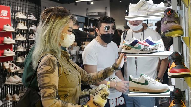 Berburu Sepatu Olahraga di JD Sports Lippo Mall Kemang