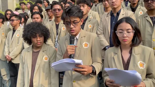 Mahasiswa UGM memberikan penjelasan soal diskusi ricuh