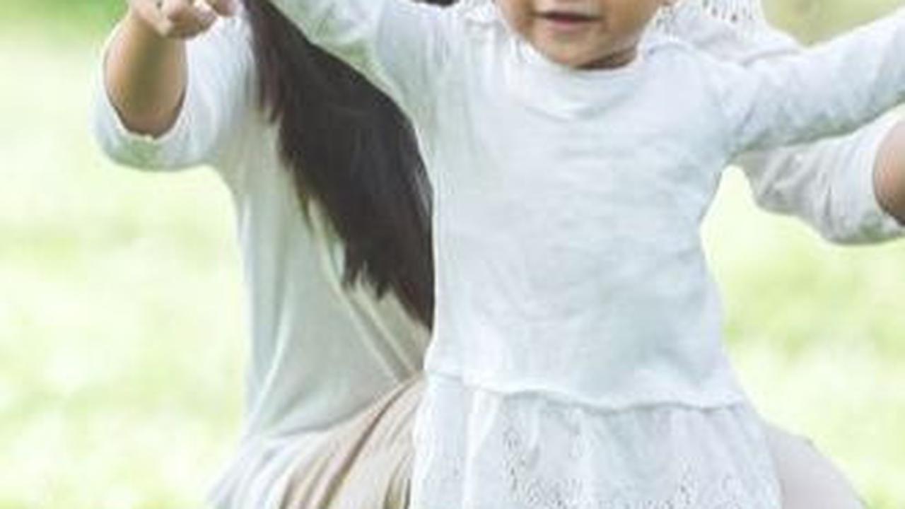 Pada aturan itu tertulis bahwa;<br><br>Bayi hingga usia 1 tahun, tidak disarankan untuk menatap layar gawai sama sekali.