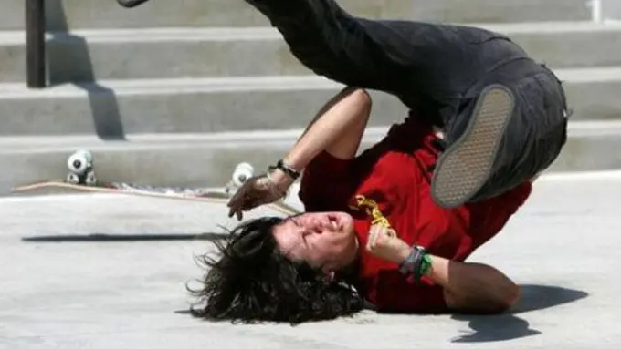 Ikuti Cara Halus nan Ampuh Atasi Rasa Malu Ketika Terjatuh