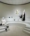 Louis Vuitton hadirkan Women’s 2026 Collection Resee, berlokasi di Sentral Senayan dan dikemas dengan begitu apik. Hal pertama yang memikat mata adalah ruangan khusus untuk koleksi dengan material spesial. Mulai dari exotic leather hingga fur. / Foto: Fimela.com.