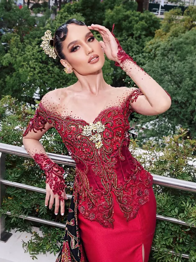 Tampilan Sempurna Cinta Laura di Red Carpet Film Festival Cannes 2025. [@claurakiehl]