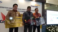 Bank Mandiri luncurkan kartu debit berlogo gerbang pembayaran nasional (Foto: Merdeka.com/Yayu Agustini)