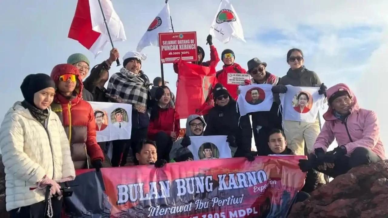Dari Puncak Kerinci, Mengenang Bung Karno dan Merawat Cinta Indonesia