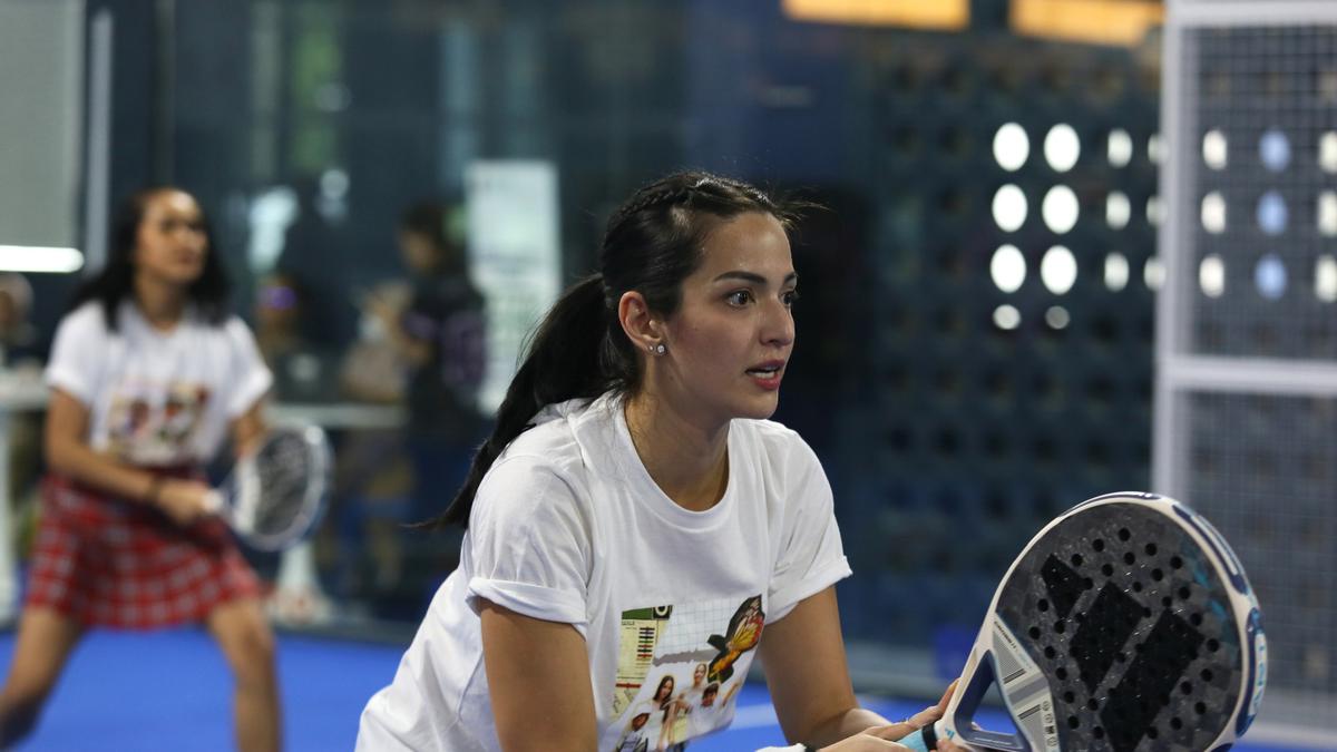 Potret Nia Ramadhani Kali Pertama Ikut Turnamen Padel, Terhibur Raih Juara 2 Kategori Best Chemistry