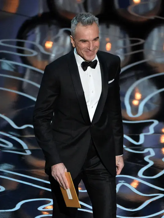 Selain Timothee Chalamet, ada juga Daniel Day-Lewis yng masuk menjadi nominator di kategori Aktor Utama lewat film yang dibintanginya yang berjudul Phantom Thread. (Foto: AFP)