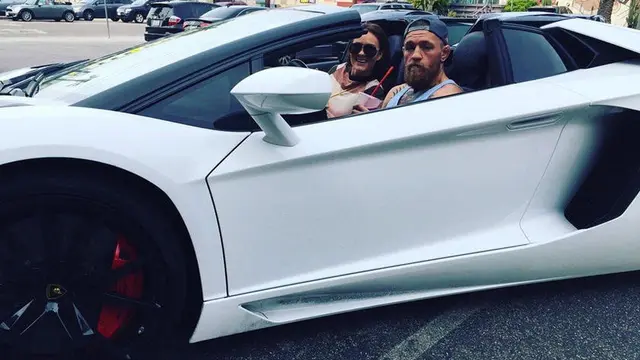 Adu Keren Mobil Khabib dan McGregor, Siapa Juaranya? (Carbuzz)