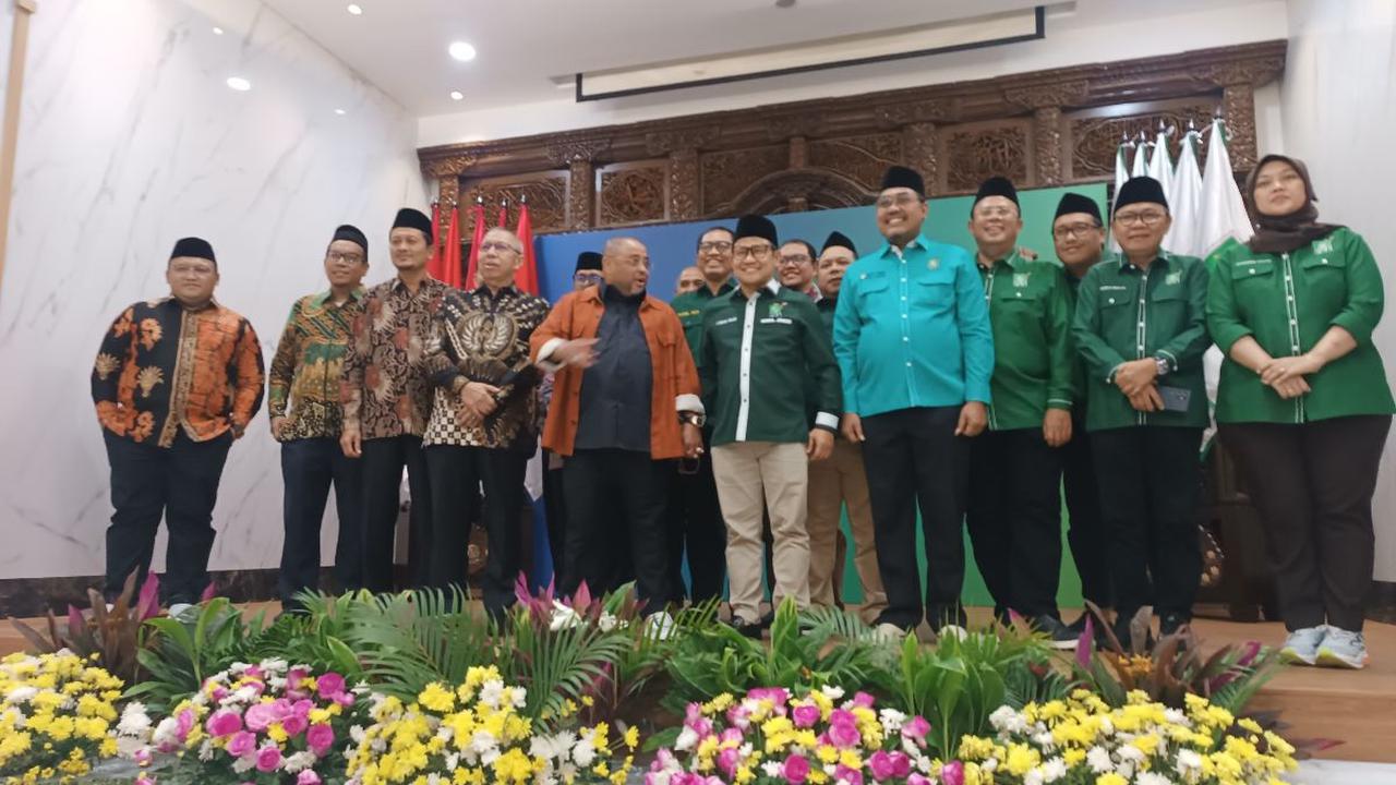 Ketua Umum Partai Kebangkitan Bangsa (PKB) Muhaimin Iskandar (Cak Imin) mengatakan, nasib Tim Nasional (Timnas) Anies-Muhaimin (AMIN) akan disudahi.<br>