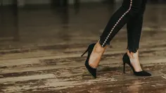 Cara Meredakan Kaki Pegal Setelah Seharian Pakai Heels