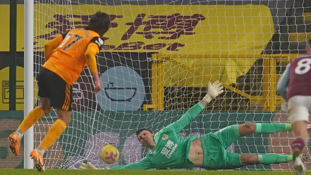 Foto Liga Inggris: Wolves Takluk 1-2 Dari Burnley di Turf Moor