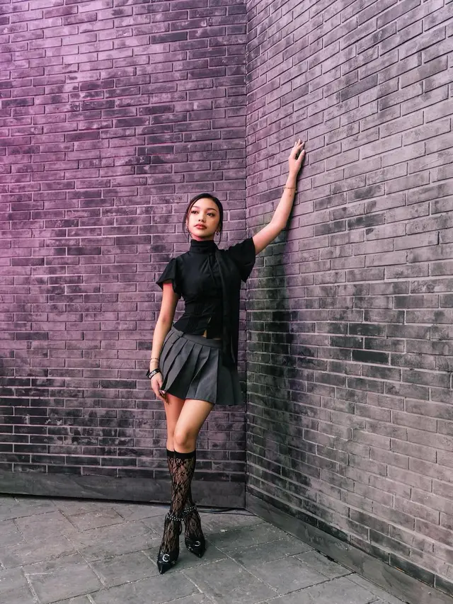 Pesona Murid Cantik Misterius dari Naura Ayu di Nevermore Academy