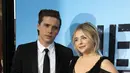 Salah satu pasangan muda di Hollywood yang kerap disorot oleh awak media da selalu ditunggu-tunggu oleh penggemar yakni Chloe Moretz dan Brooklyn Beckham. (AFP/Bintang.com)