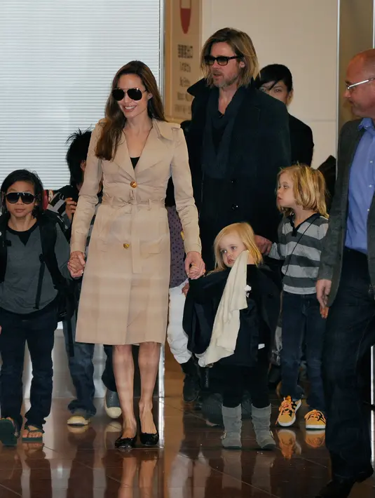 Melansir Hollywoodlife.com (15/11), seorang sumber yang merupakan pengacara keluarga, David Picasarra menyampaikan bahwa sekarang Pitt sudah bebas mengunjungi anak-anaknya tanpa harus dimonitor oleh DCFS. (AFP/Bintang.com)