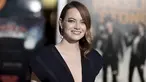 Emma Stone tersenyum saat menghadiri pemutaran perdana "Zombieland: Double Tap" di Teater Village Village di Los Angeles (10/10/2019). Di film terbarunya ini Emma Stone berperan sebagai Wichita/Krista. (AP Photo/Richard Shotwell)