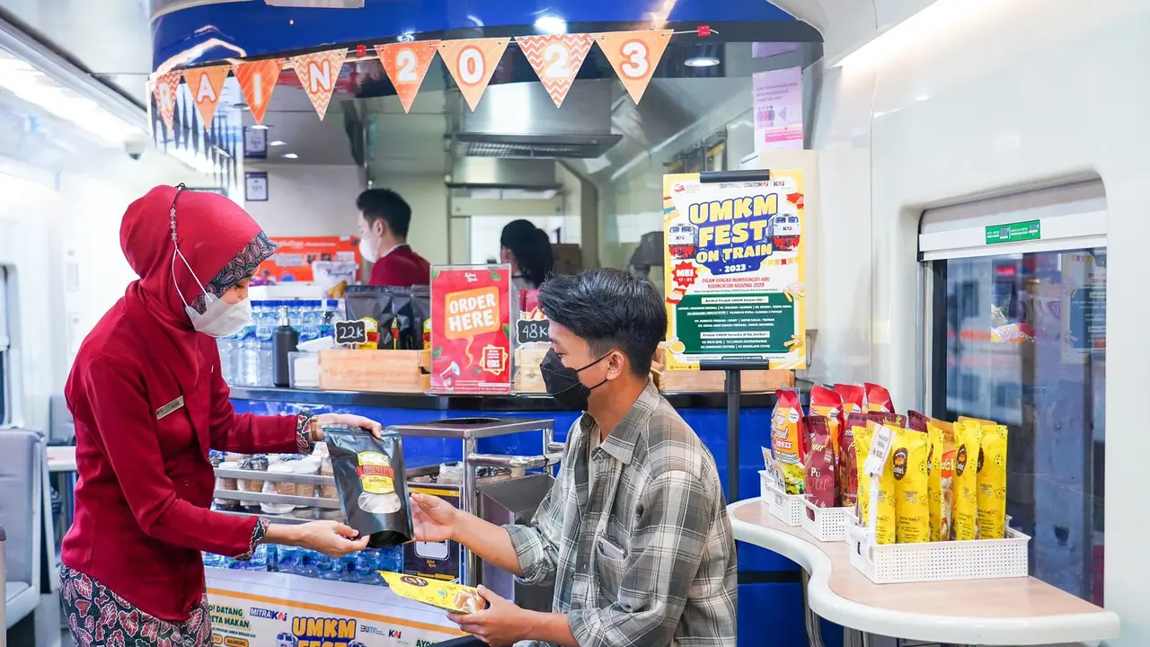 KAI berkolaborasi dengan KAI Services menyelenggarakan UMKM Fest on Train 2023