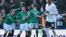 Pahlawan Plymouth adalah Ryan Hardie yang membuat gol di menit ke-53 lewat penalti. (AP Photo/Alastair Grant)