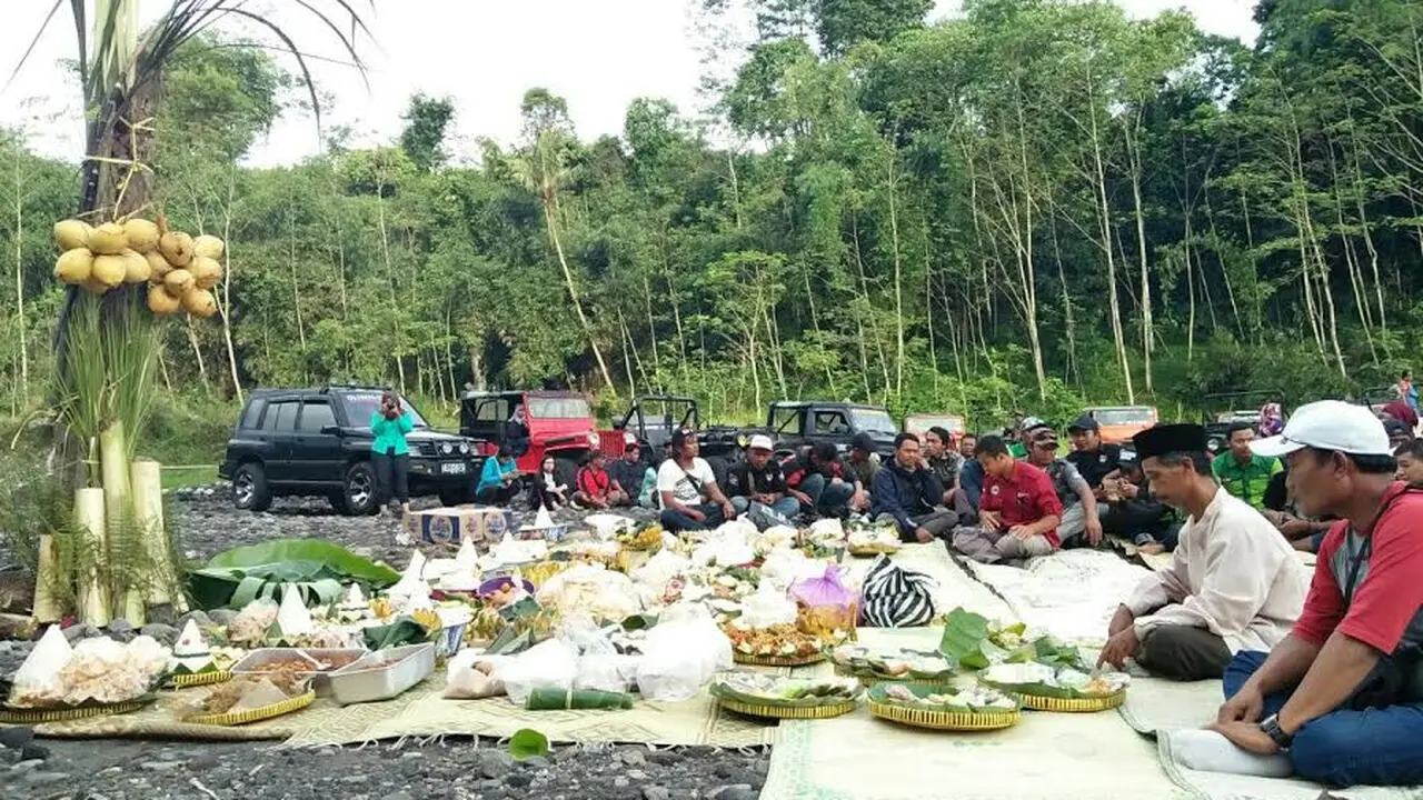 Jeep Merapi