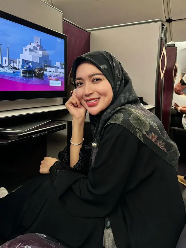 Wika Salim jalani ibadah umrah. [Foto: Instagram/wikasalim]