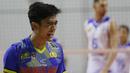 Pemain Surabaya Bhayangkara Samator, Alfin Daniel Pratama saat melawan Bogor LavAni pada laga seri pertama final four PLN Mobile Proliga 2022 di Padepokan Bola Voli Sentul, Jawa Barat, Sabtu (12/3/2022). Samator menang dengan skor 3-2 (21-25, 22-25, 27-25, 25-21, 15-12) (Bola.com/M Iqbal Ichsan)