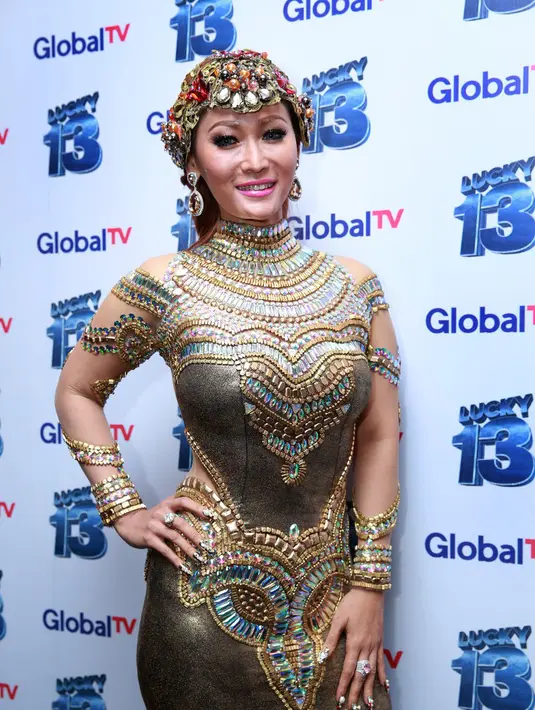  Beberapa selebriti di tanah air mengalami transformasi yang kerap membuat kaget banyak orang, salah satunya pedangdut Inul Daratista juga menunjukkan perubahan di wajahnya. (Deki Prayoga/Bintang.com)