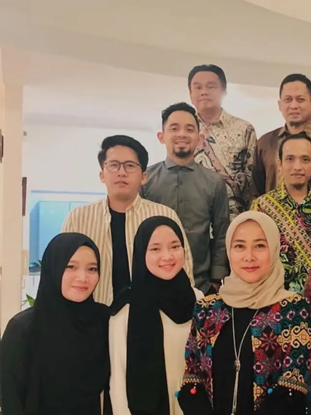 Nissa Sabyan dan Ayus