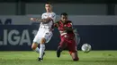Stefano Lilipaly. Pemain naturalisasi berusia 31 tahun yang memperkuat Bali United ini memiliki nilai pasar Rp.6,08 miliar. Baru diturunkan 4 laga dan tak bermain penuh di BRI Liga 1, ia belum menyumbang 1 gol pun. Bali United duduk di posisi 3 klasemen sementara. (Bola.com/Bagaskara Lazuardi)
