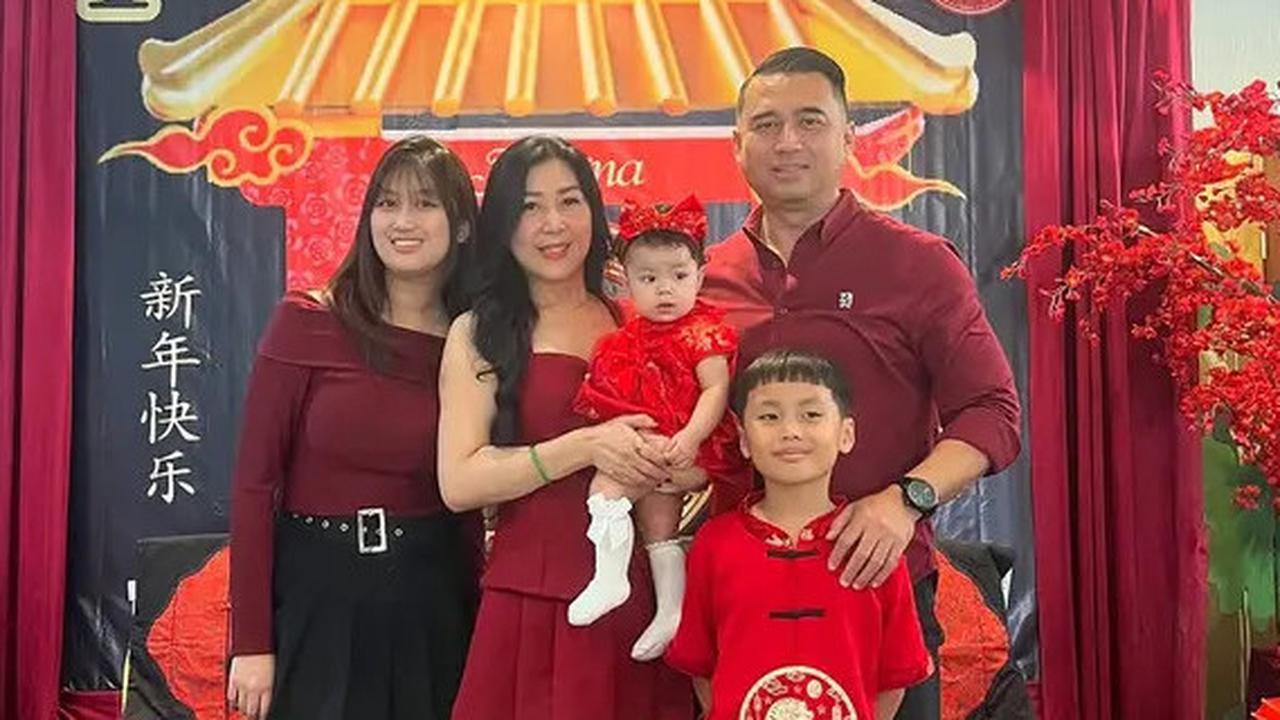 Potret Cantik Julie Tan Ibu Larissa Chou saat Rayakan Imlek, Terlihat Awet Muda dengan Outfit Stylisth
