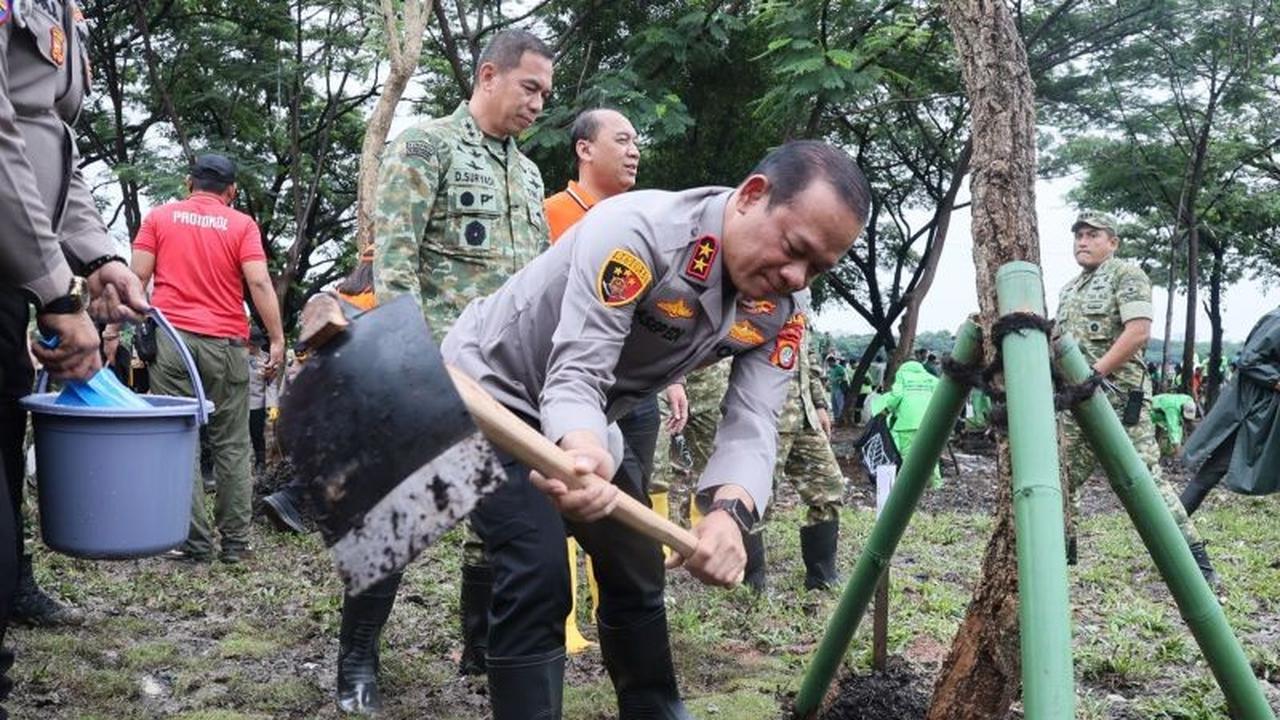 Kapolda dan Pangdam Pimpin Kerja Bakti Massal, Libatkan Ribuan Personel di Jakarta dan Sekitarnya