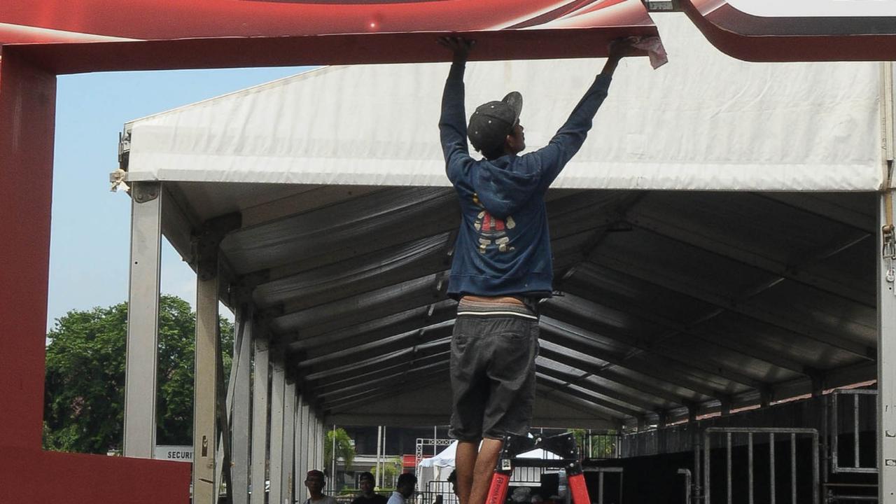 FOTO: Intip Persiapan Pameran IIMS 2024 di JIexpo kemayoran