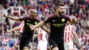 Striker Manchester City, Sergio Aguero, merayakan gol yang dicetaknya ke gawang Stoke pada laga Liga Premier Inggris di Stadion Britannia, Stoke, Inggris, Sabtu (20/8/2016). City menang 4-1 atas Stoke. (Reuters/Carl Recine)
