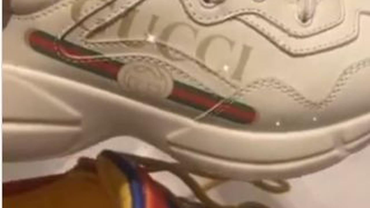 10. Sepatu Sneaker Roaster V Anak, Nyaman Dipakai Sehari-hari<br>
