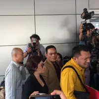 Reza Artamevia akhirnya datang memenuhi undangan pihak kepolisian. (Rivan Yuristiawan/Bintang.com)