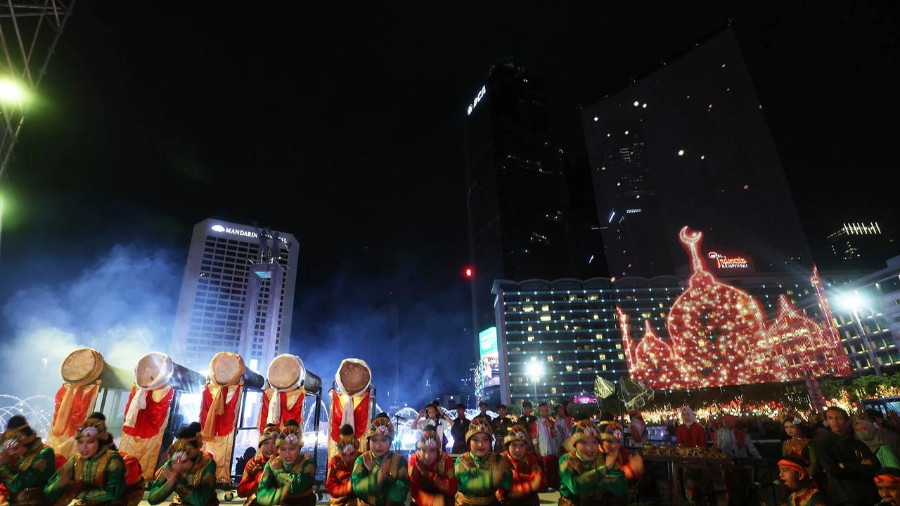 FOTO: Harmoni Imlek dan Ramadhan di Bundaran HI