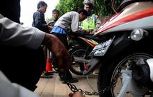 Puluhan motor di Jakarta Barat diangkut polisi