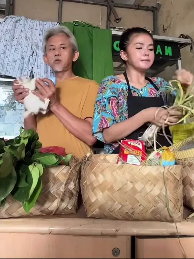 Potret kenangan Karina Ranau dengan Epy Kusnandar
