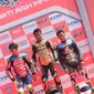 Pembalap Honda RMS RJ Seven M. Dimas Saputra menjuarai race pertama dan kedua kelas HDC 3 pada Honda Dream Cup di Makassar, Sulawesi Selatan, Minggu (27/10/2019). (foto: istimewa)