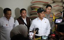 Buntut Kasus Beras Oplosan, Amran Copot 8 Pejabat Bapanas dan Bulog