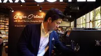 Hidenori Izaki, pemenang World Barista Championship 2014 hadir ke Indonesia untuk memberikan pengetahuan tentang penyajian kopi.