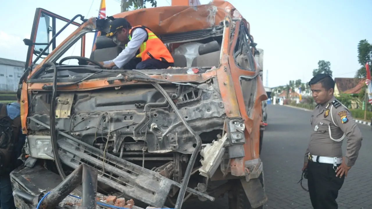 Truk Tronton Penyebab Kecelakaan di Karangploso Baru Ditilang