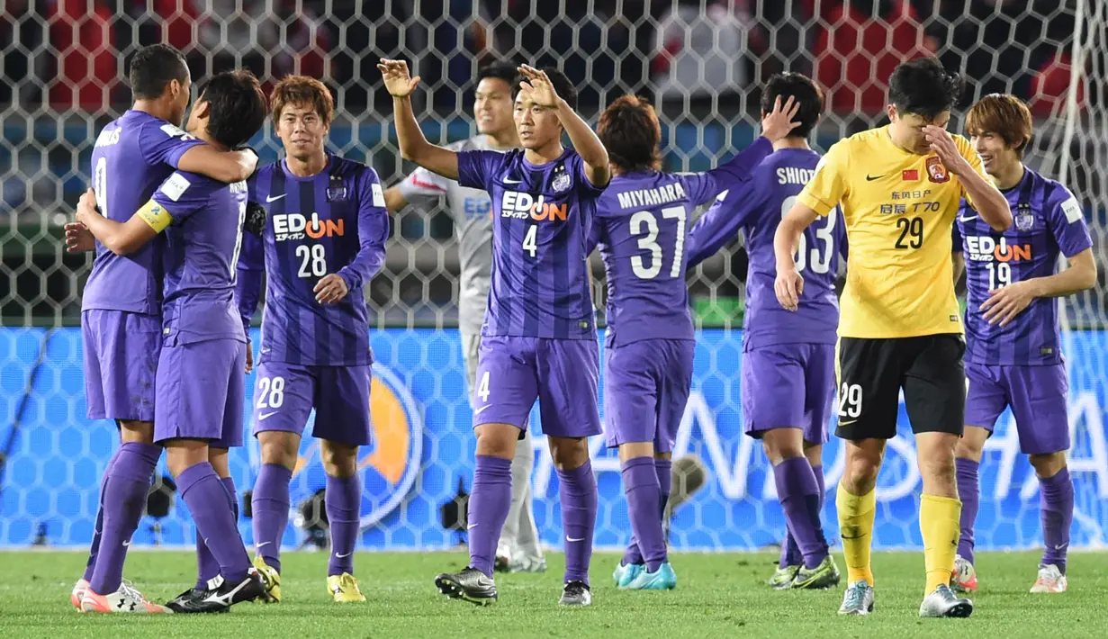 Sanfrecce Hiroshima juga menempati posisi ketiga pada ajang Piala Dunia Klub FIFA edisi ke-12 pada 2015 di Jepang. Sanfrecce Hiroshima tampil dengan status tuan rumah sekaligus juara J1 League 2015. Dalam perjalanannya, Sanfrecce Hiroshima menang 1-0 atas Auckland City (Selandia Baru) di babak playoff, lalu menang 3-0 atas TP Mozambique (Kongo) di perempatfinal, kalah 0-1 dari River Plate di semifinal dan menang 2-1 atas klub China, Guangzhou Evergrande di laga perebutan tempat ketiga. (AFP/Toshifumi Kitamura)
