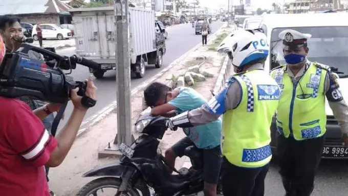 Surat Kendaraan Gak Lengkap, Tapi Gak Kena Tilang? Ini Caranya