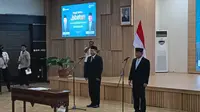 Budi Arie Setiadi dan Ferry Juliantono Saling Balas Pantun saat Sertijab Menteri Koperasi
