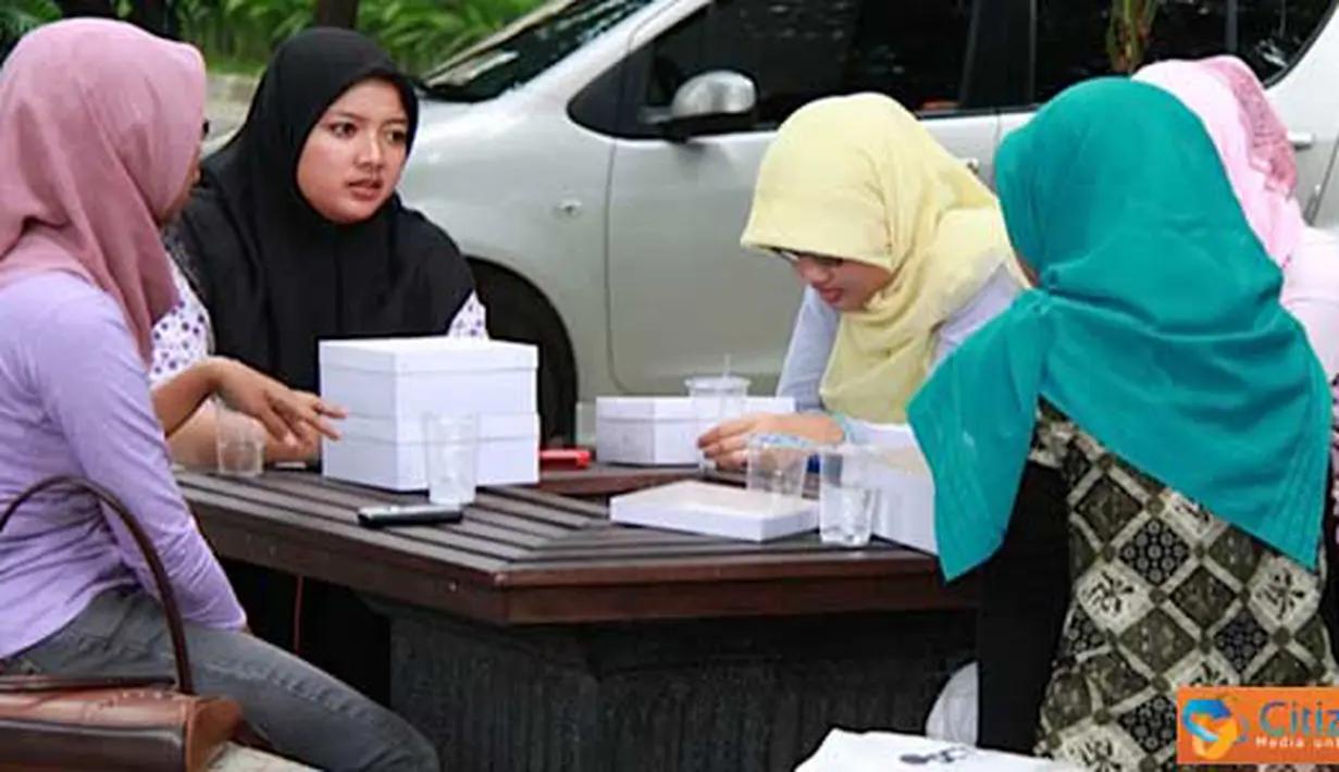 Citizen6, Yogyakarta: Peserta berdiskusi untuk topik citizen jurnalism sambil makan siang. (Pengirim: Ady Permadi)
