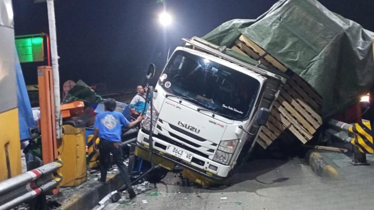 Kecelakaan di Gerbang Tol Ciawi 2, Jasa Marga Tindak Cepat Evakuasi dan Atur Lalu Lintas