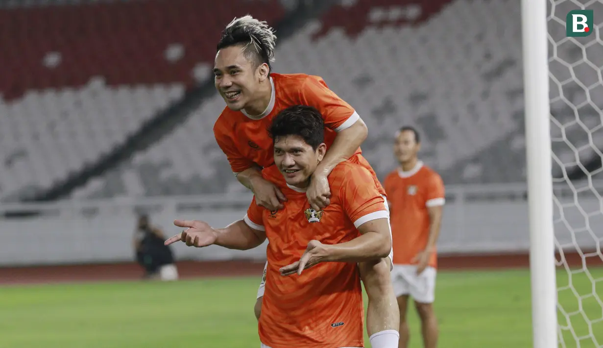 Laga berakhir dengan kemenangan Tim Selebriti FC dengan skor 1-0. (Bola.com/M Iqbal Ichsan)