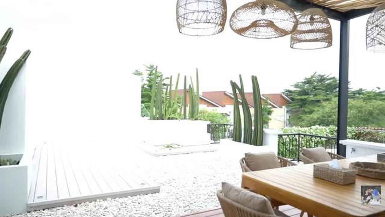 10 Potret Rooftop Rumah Shireen Sungkar, Nuansa Tropis Bali yang Bikin Betah